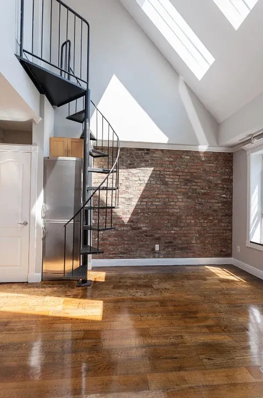 350 West 21st Street - Photo 3