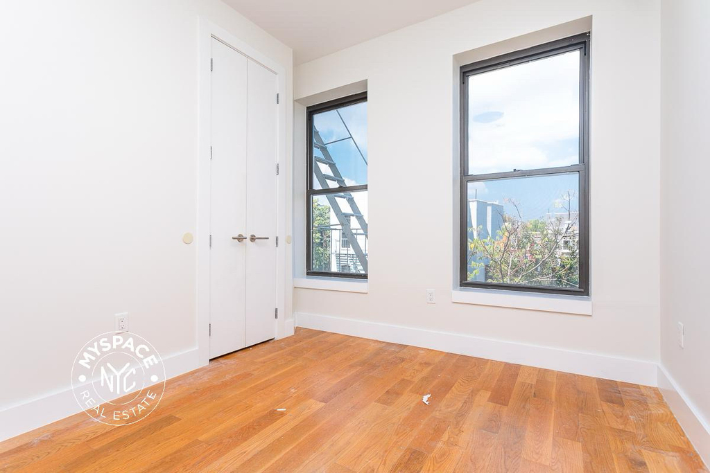 751 Dekalb Avenue - Photo 4