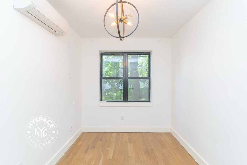 826 St Johns Place - Photo 2