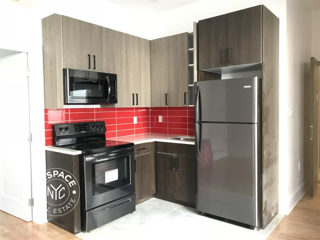 279 Kosciuszko Street - Photo 2