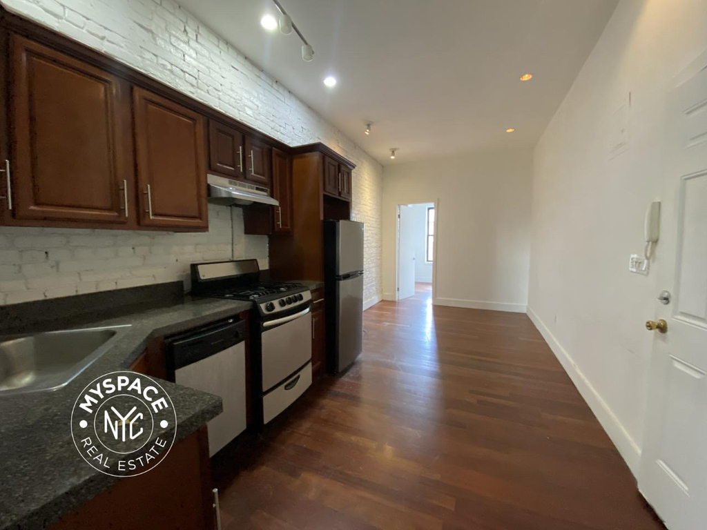 195 Humboldt Street - Photo 0