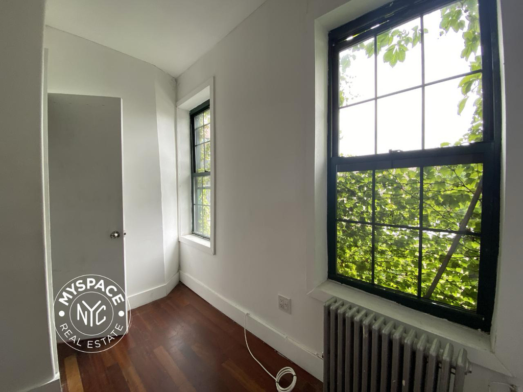195 Humboldt Street - Photo 6