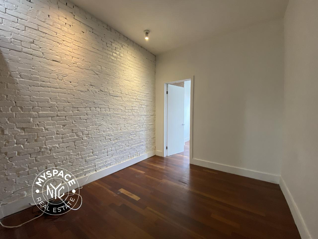 195 Humboldt Street - Photo 7