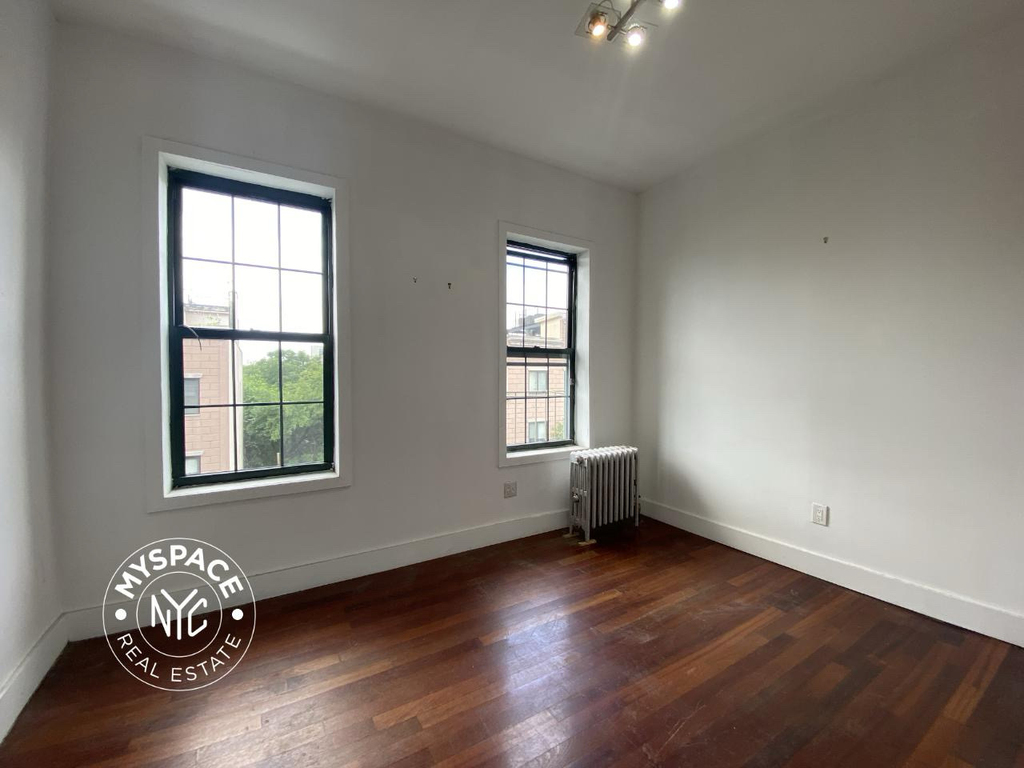 195 Humboldt Street - Photo 4