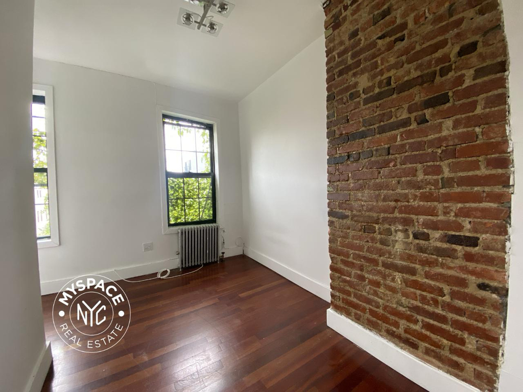 195 Humboldt Street - Photo 5