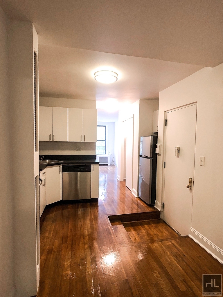 East 89 Street - Photo 2