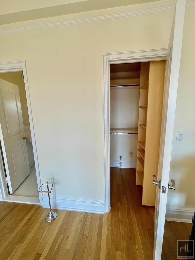 Second Avenue - Photo 5