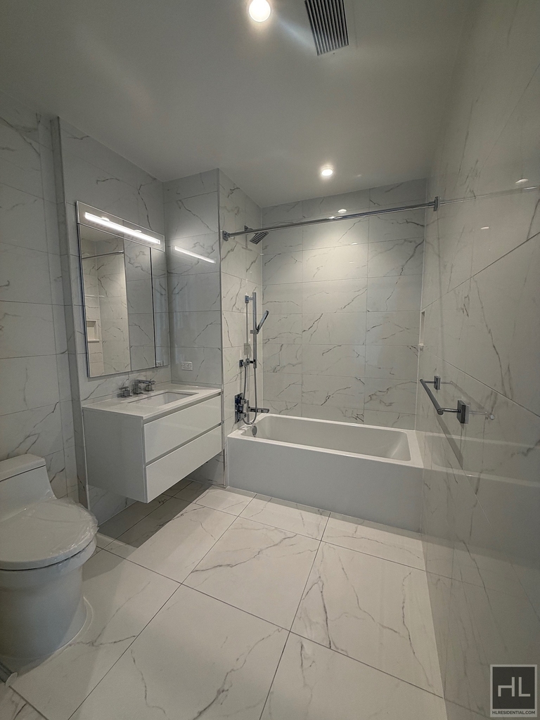 East 44th Street - Photo 5