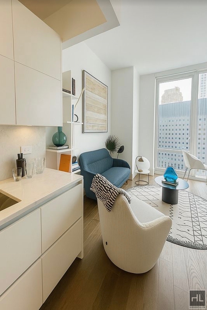 East 44th Street - Photo 2