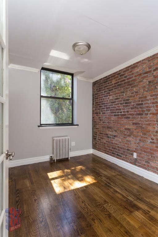 West 14 Street - Photo 4