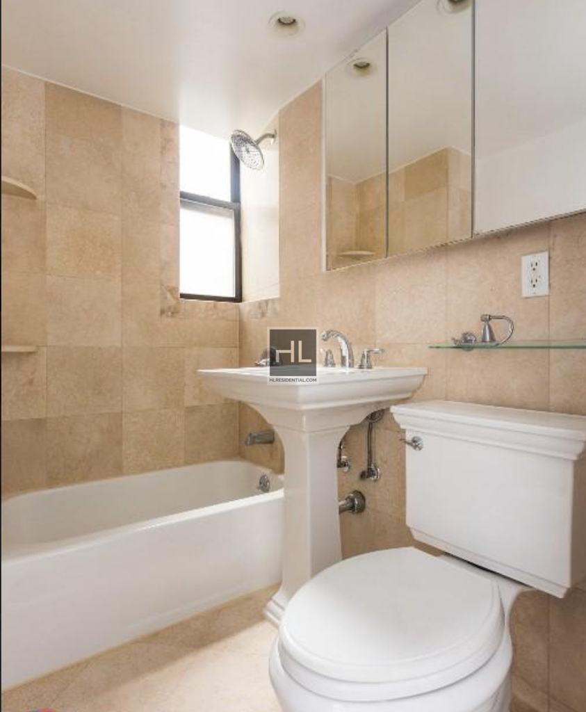 West 14 Street - Photo 5