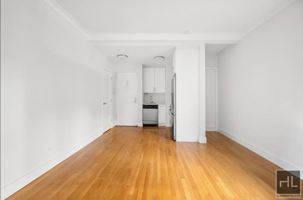 West 70th Street - Photo 3