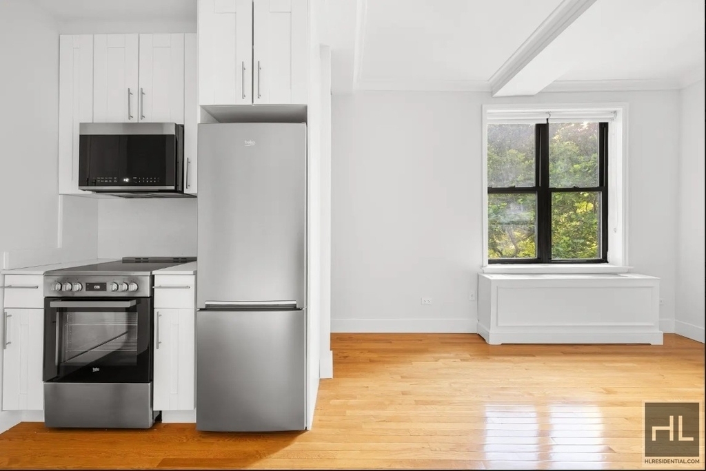 West 70th Street - Photo 1