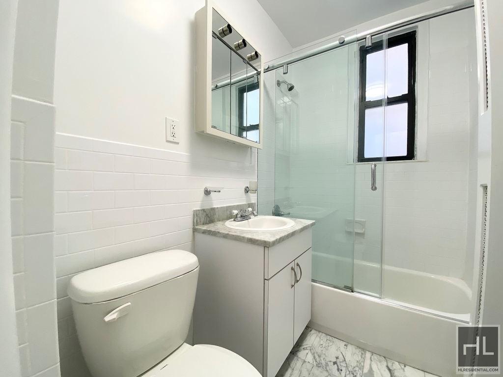 West 104 Street - Photo 4