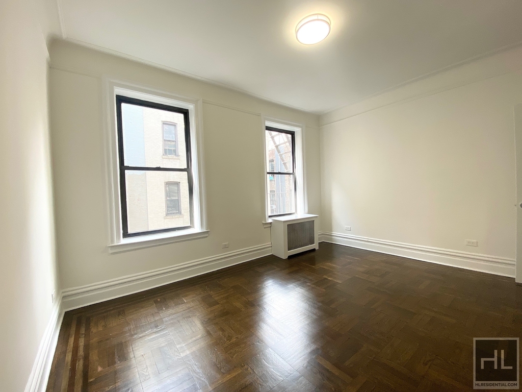 West 104 Street - Photo 2