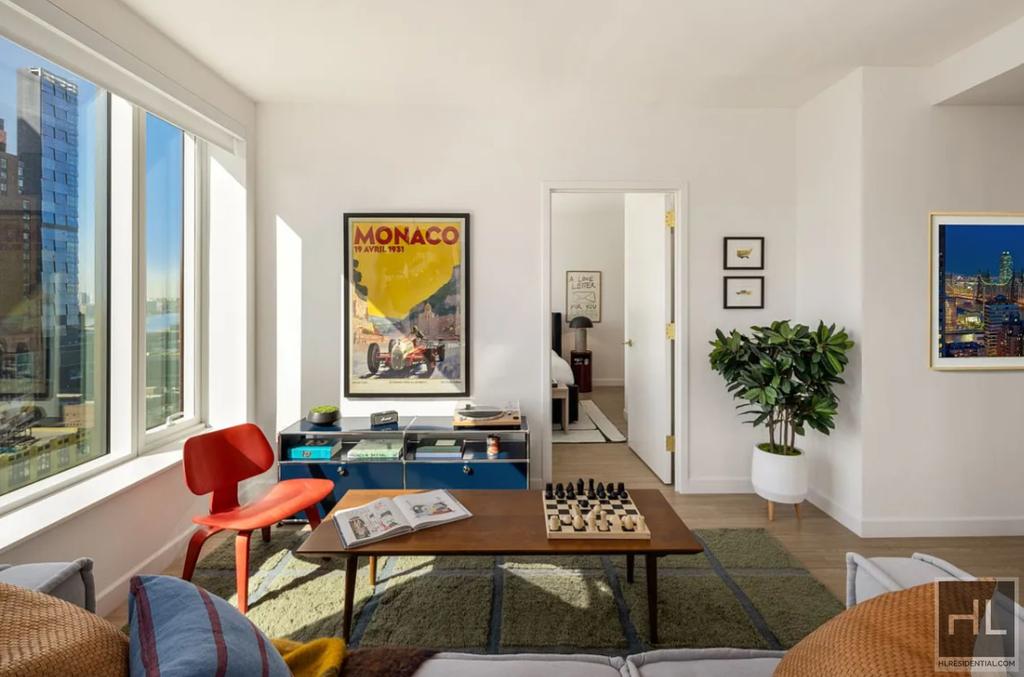 10th Avenue - Photo 0