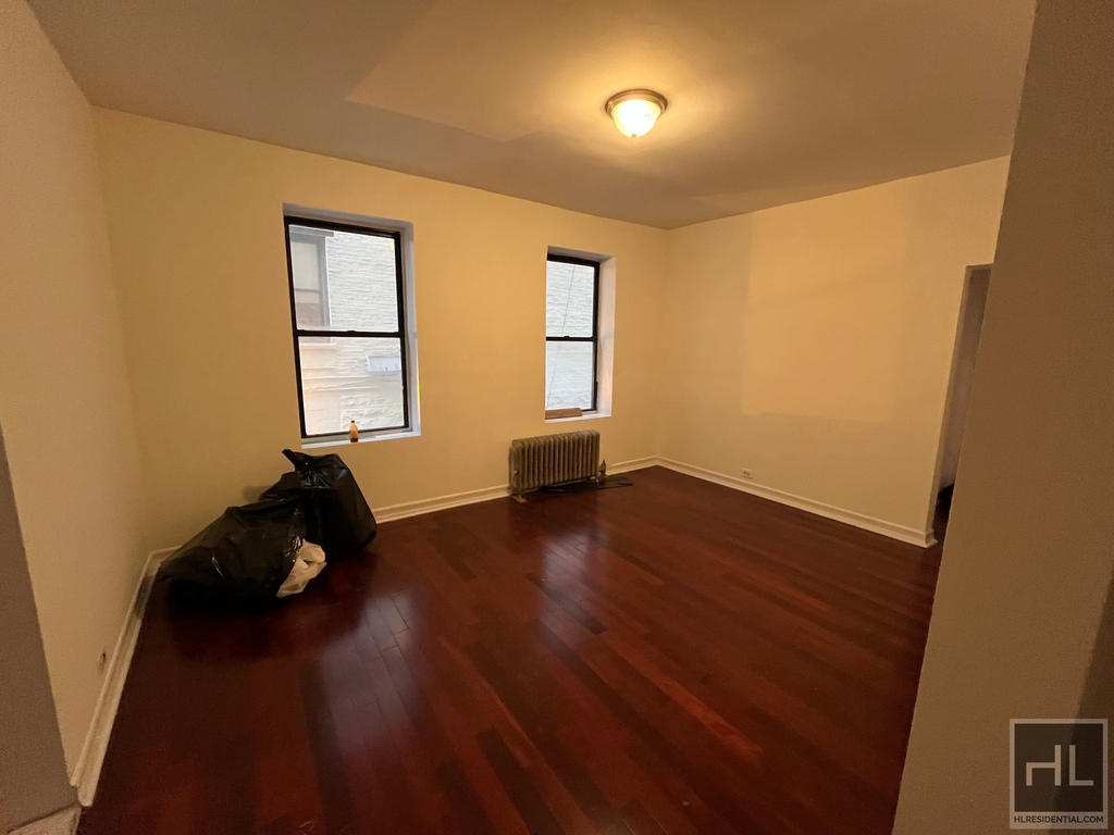 Ft Washington Avenue - Photo 4