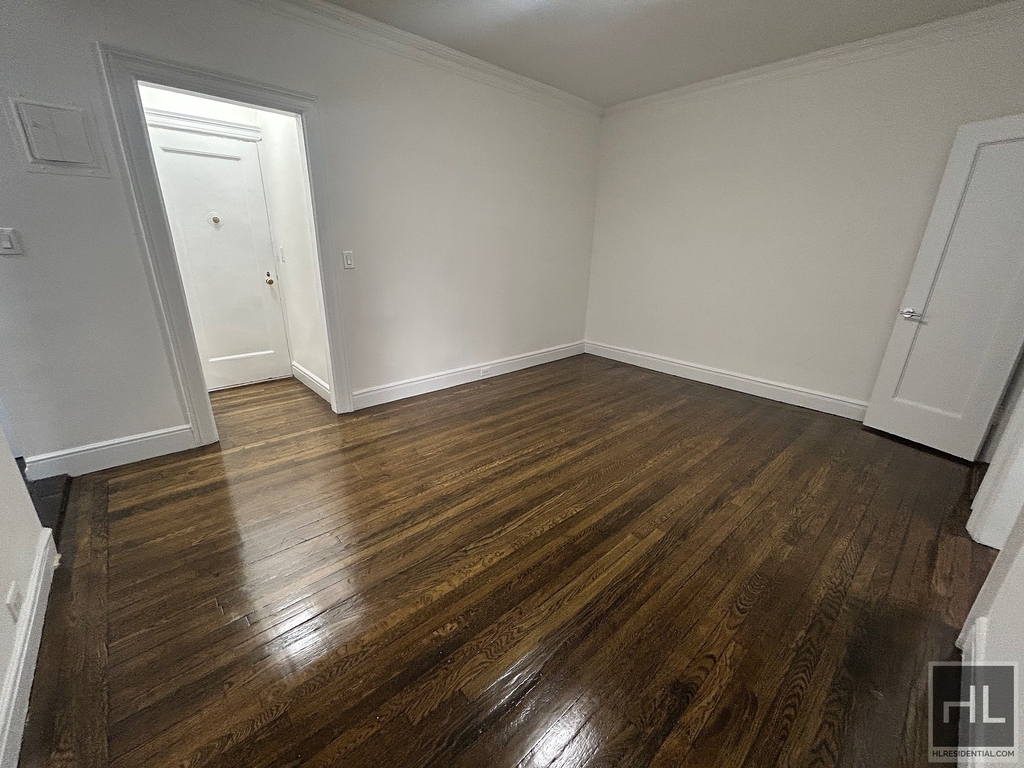 West 12 Street - Photo 1