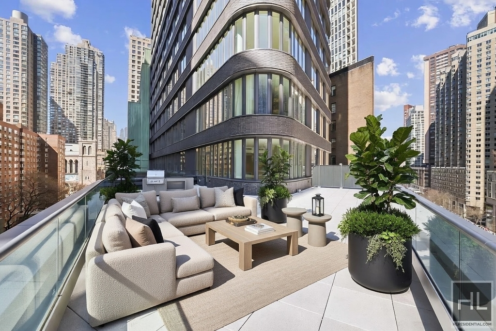 West 60th Street - Photo 6