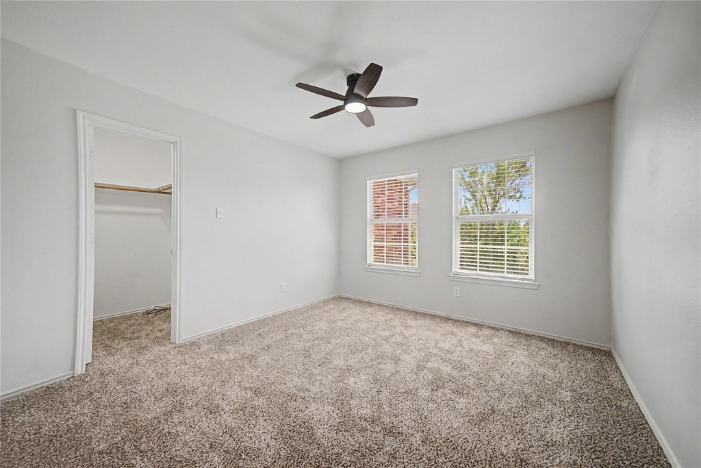 1901 Cliffrose - Photo 33