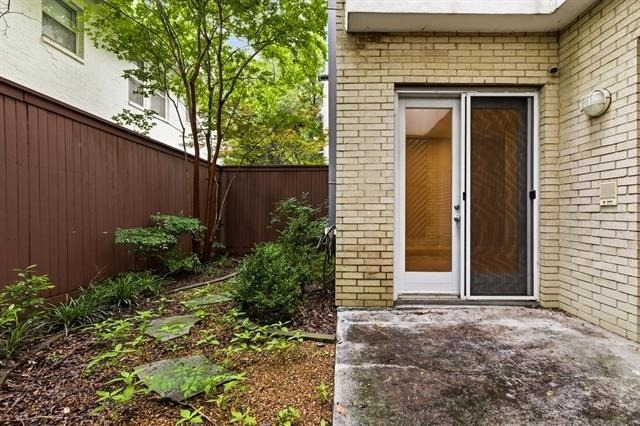 3925 Gilbert Avenue - Photo 8