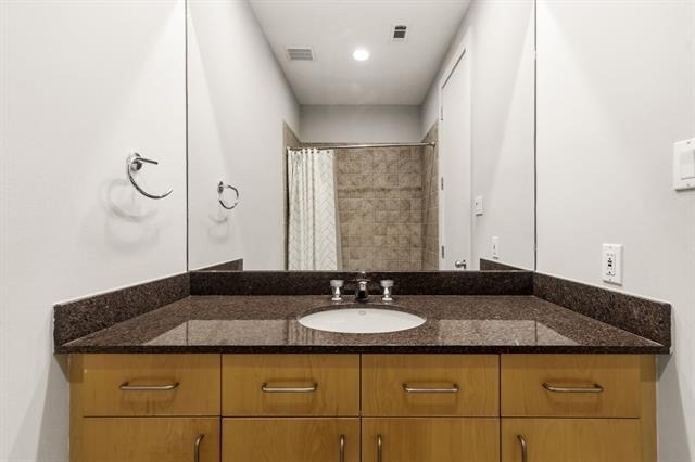 3925 Gilbert Avenue - Photo 5