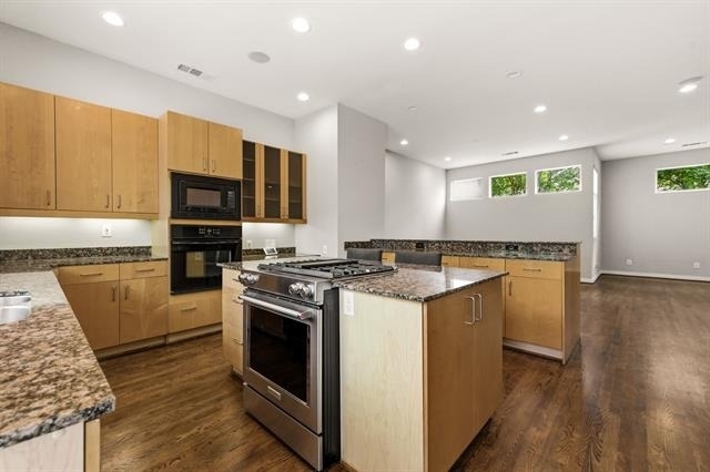 3925 Gilbert Avenue - Photo 11