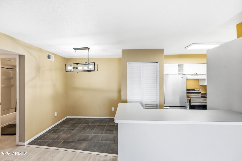 533 W Guadalupe Road - Photo 6