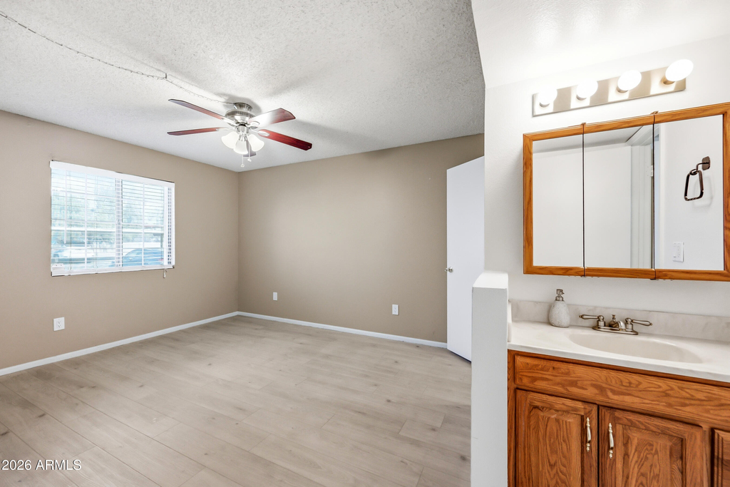 533 W Guadalupe Road - Photo 14