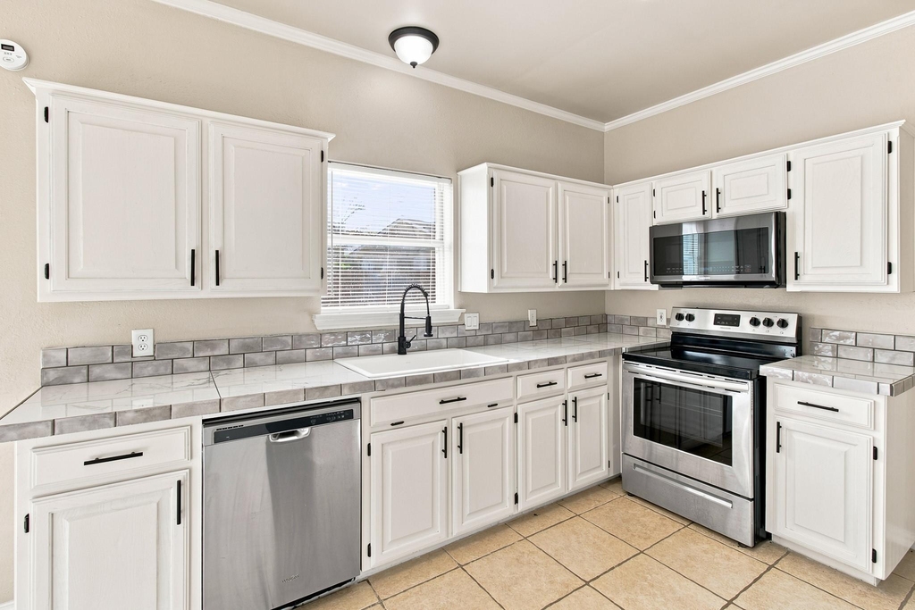 11059 Fandor Street - Photo 35