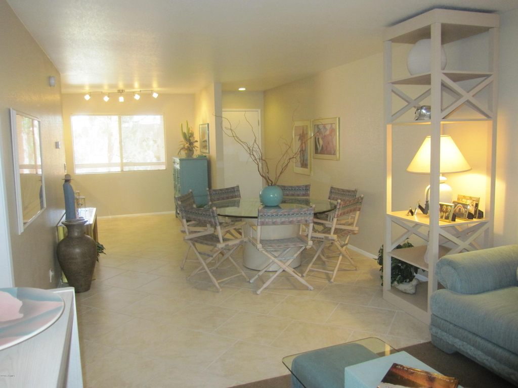 12212 N Paradise Village Parkway - Photo 2