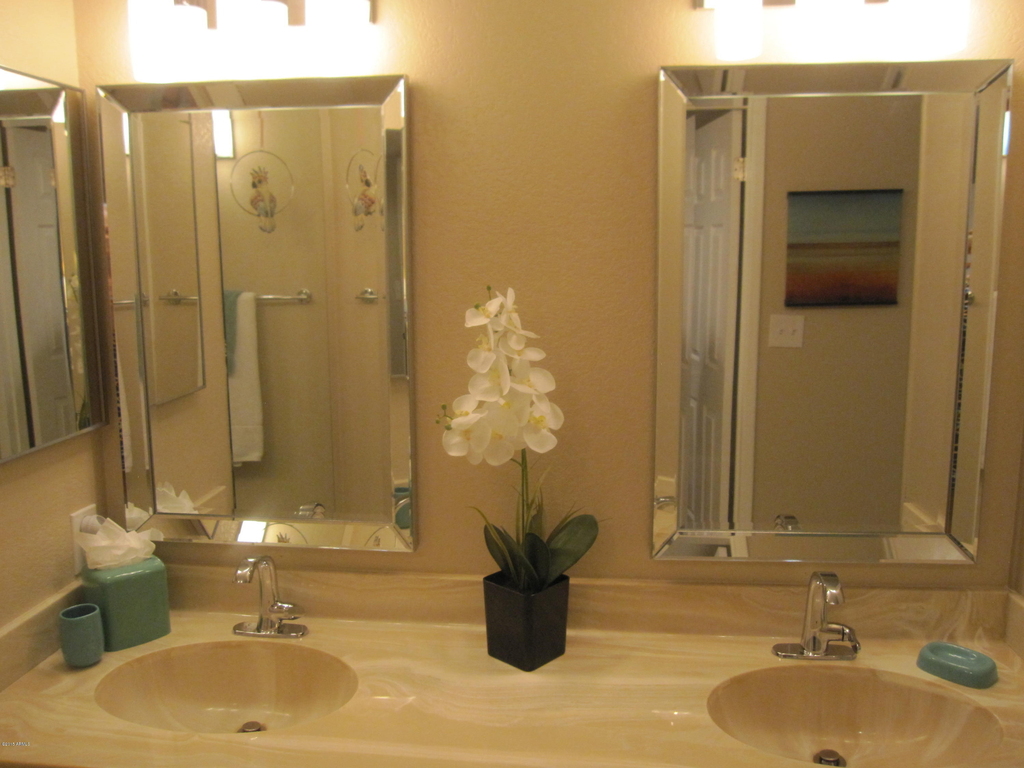 12212 N Paradise Village Parkway - Photo 10
