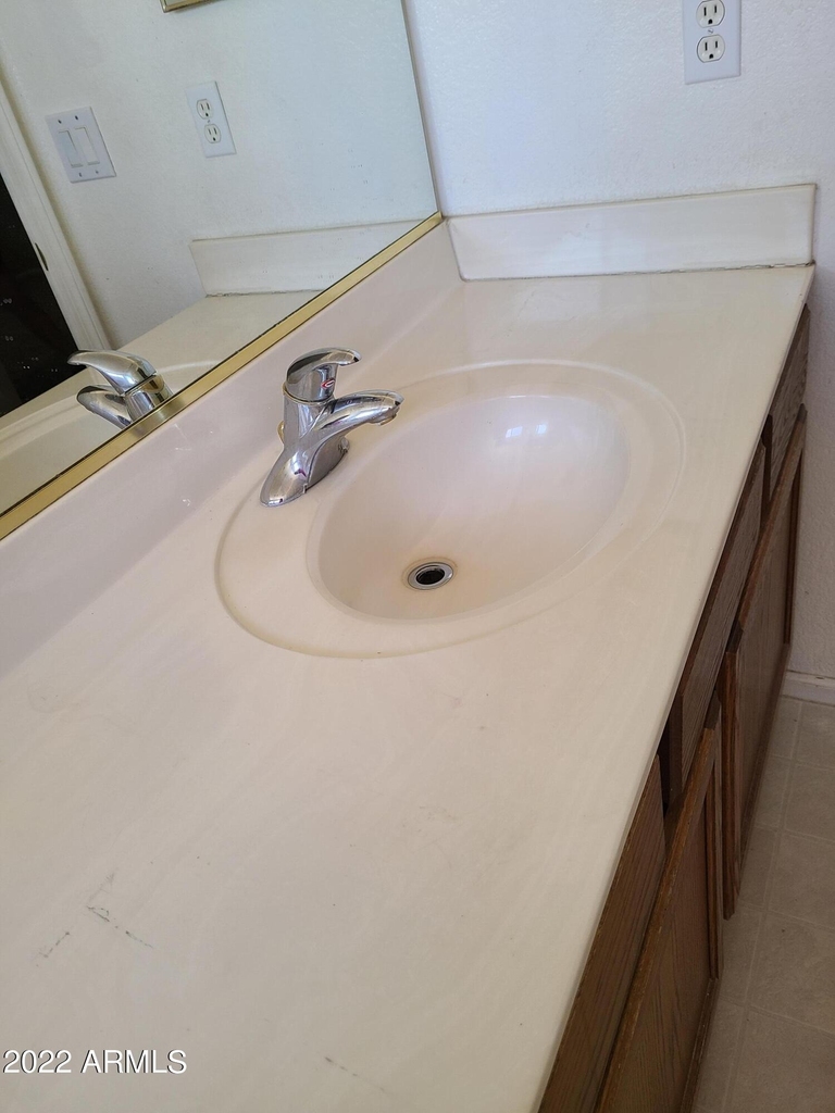 16042 W Latham Street - Photo 2