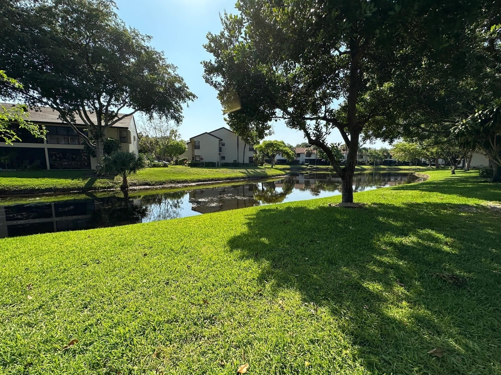 4509 Carambola Circle S - Photo 33