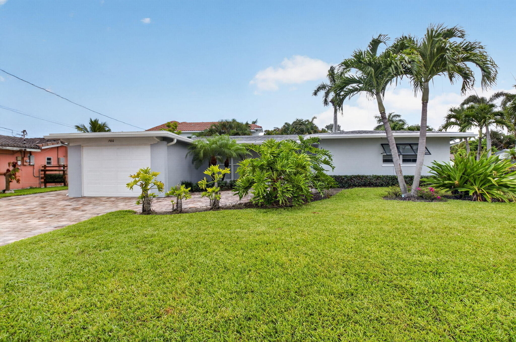 700 Ne 70th Street - Photo 0