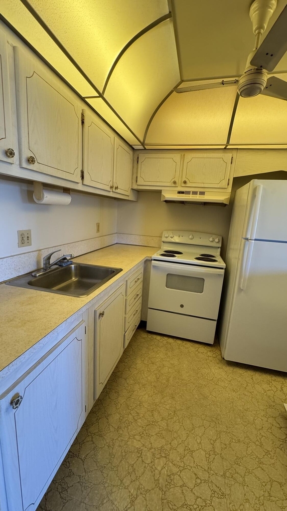 100 Village Green Circle E - Photo 2