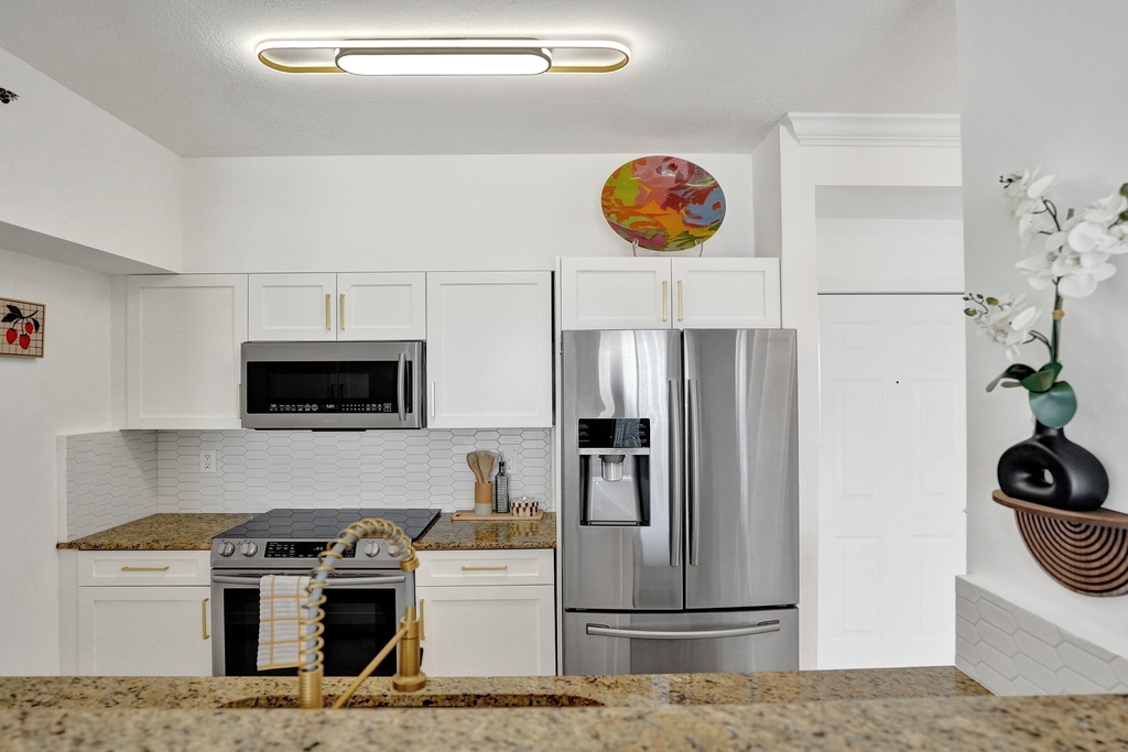 616 Clearwater Park Road - Photo 2