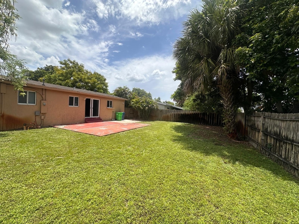 6281 Nw 14th Court - Photo 27