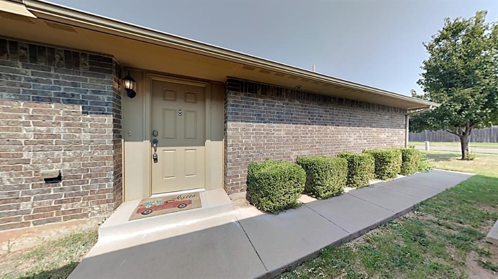 1213 Norway Avenue - Photo 1
