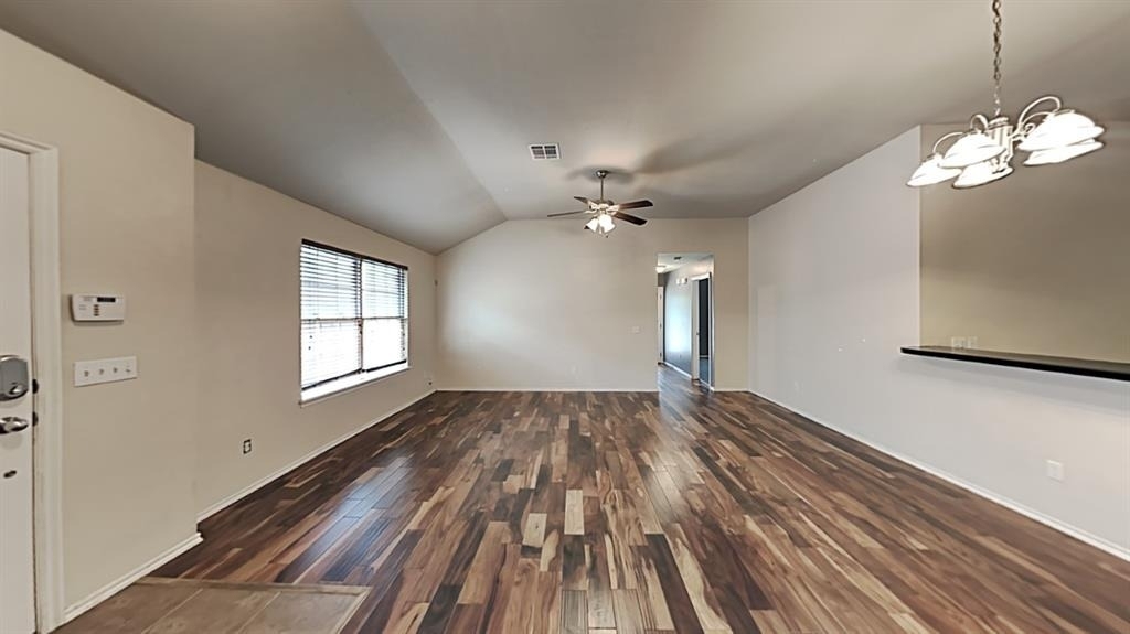 1213 Norway Avenue - Photo 2