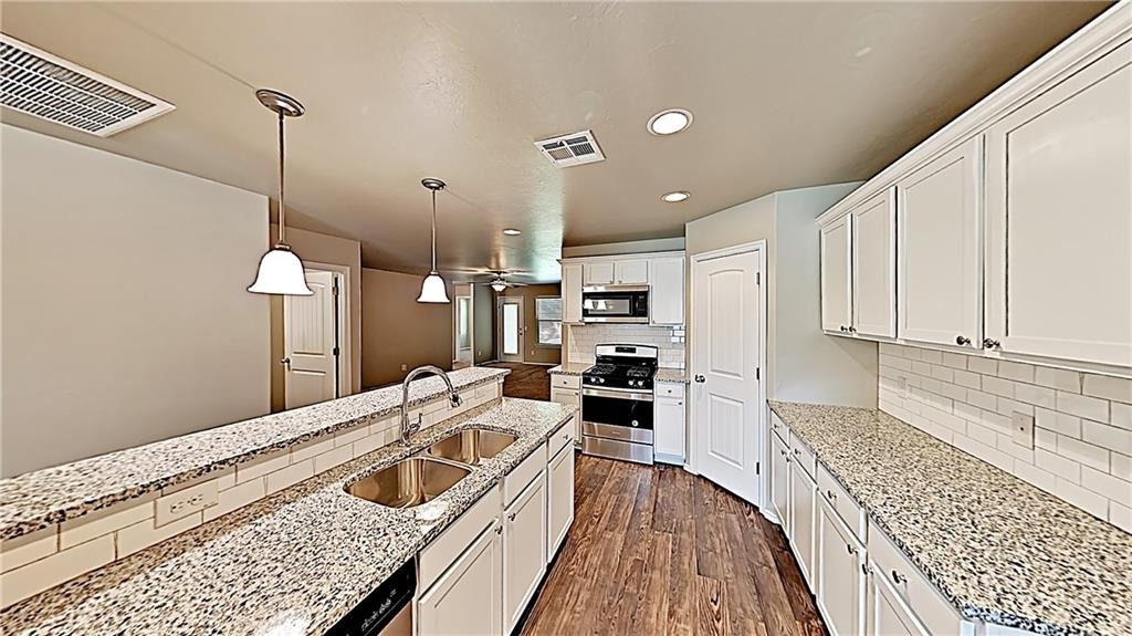 123 Saint Charles Way - Photo 5
