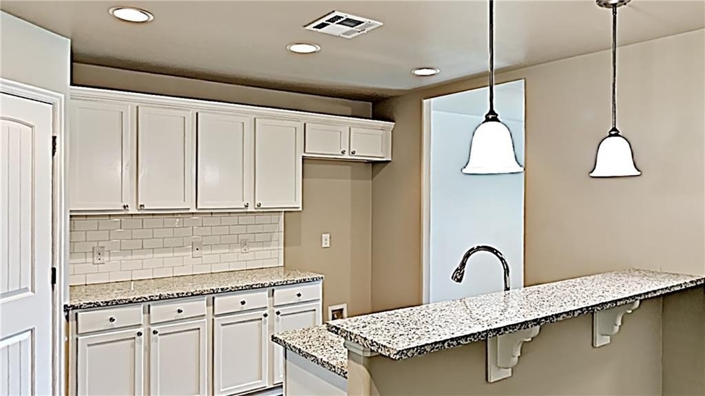 123 Saint Charles Way - Photo 4