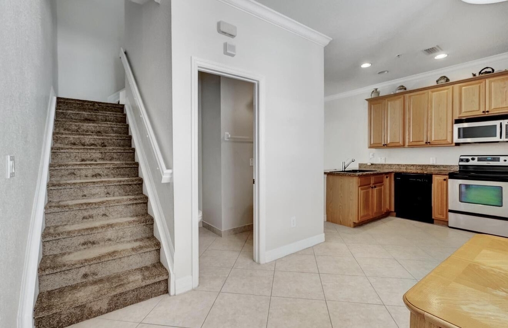 133 Harbors Way - Photo 9