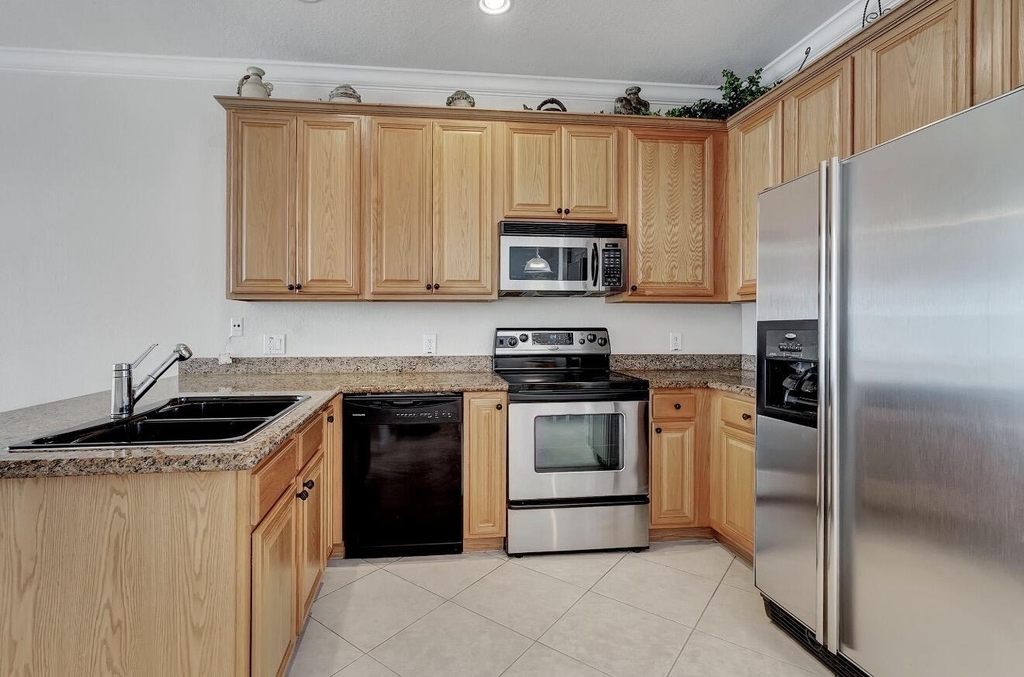 133 Harbors Way - Photo 2