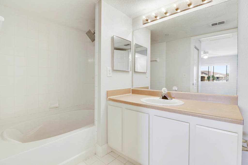121 Sw Palm Drive - Photo 19