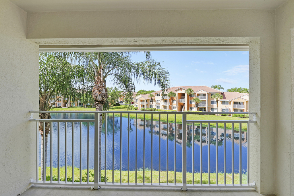 121 Sw Palm Drive - Photo 10