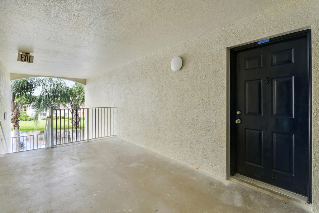 121 Sw Palm Drive - Photo 5