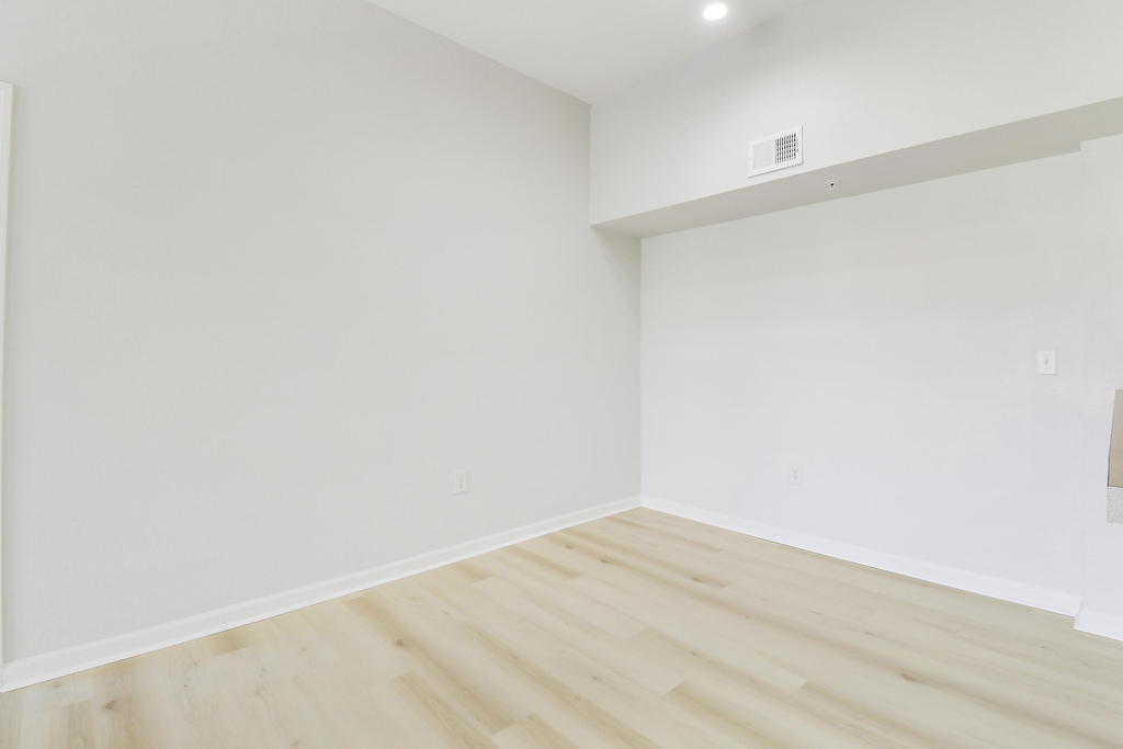 121 Sw Palm Drive - Photo 31
