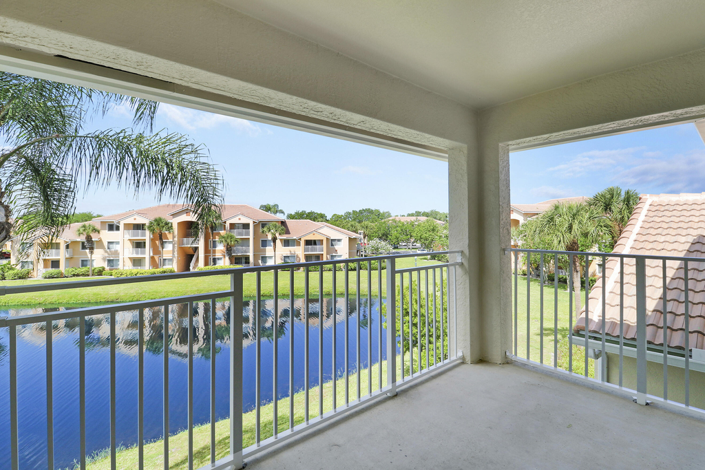 121 Sw Palm Drive - Photo 9