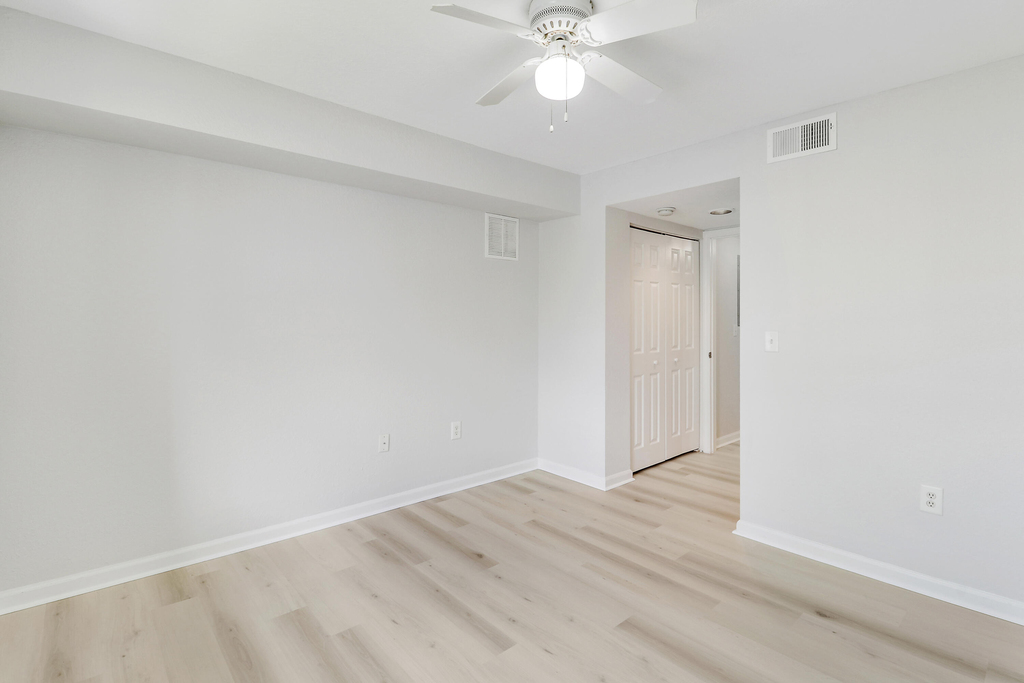 121 Sw Palm Drive - Photo 15